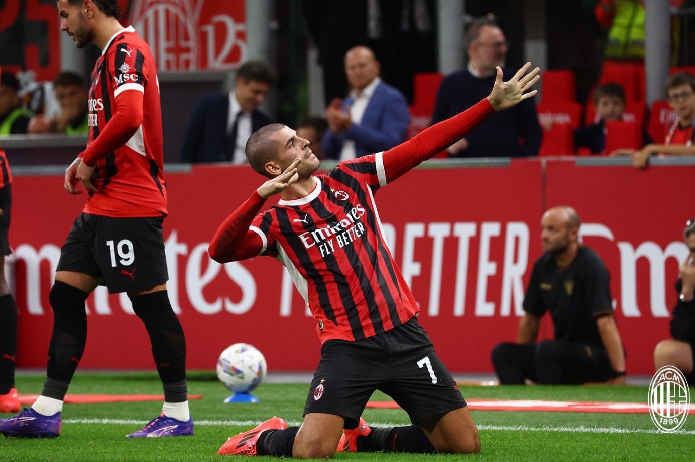 赛后AC米兰造点机会:欧联节点到来,气氛紧张,训练强度明显提升(ac米兰58场不败纪录) 赛后AC米兰造点机会:欧联节点到来,气氛紧张,训练强度明显提升(ac米兰58场不败纪录)